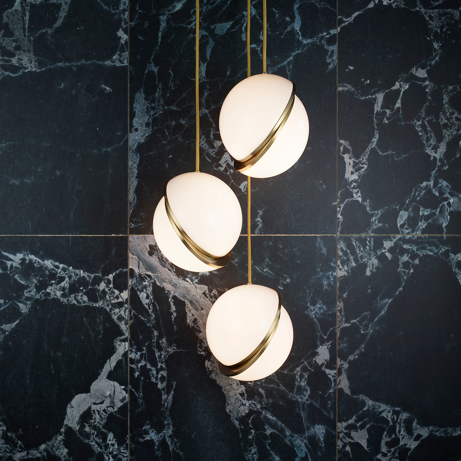 Lee Broom Mini Crescent Pendant Light 20cm 唯美新月系列 球型吊燈 - 小尺寸