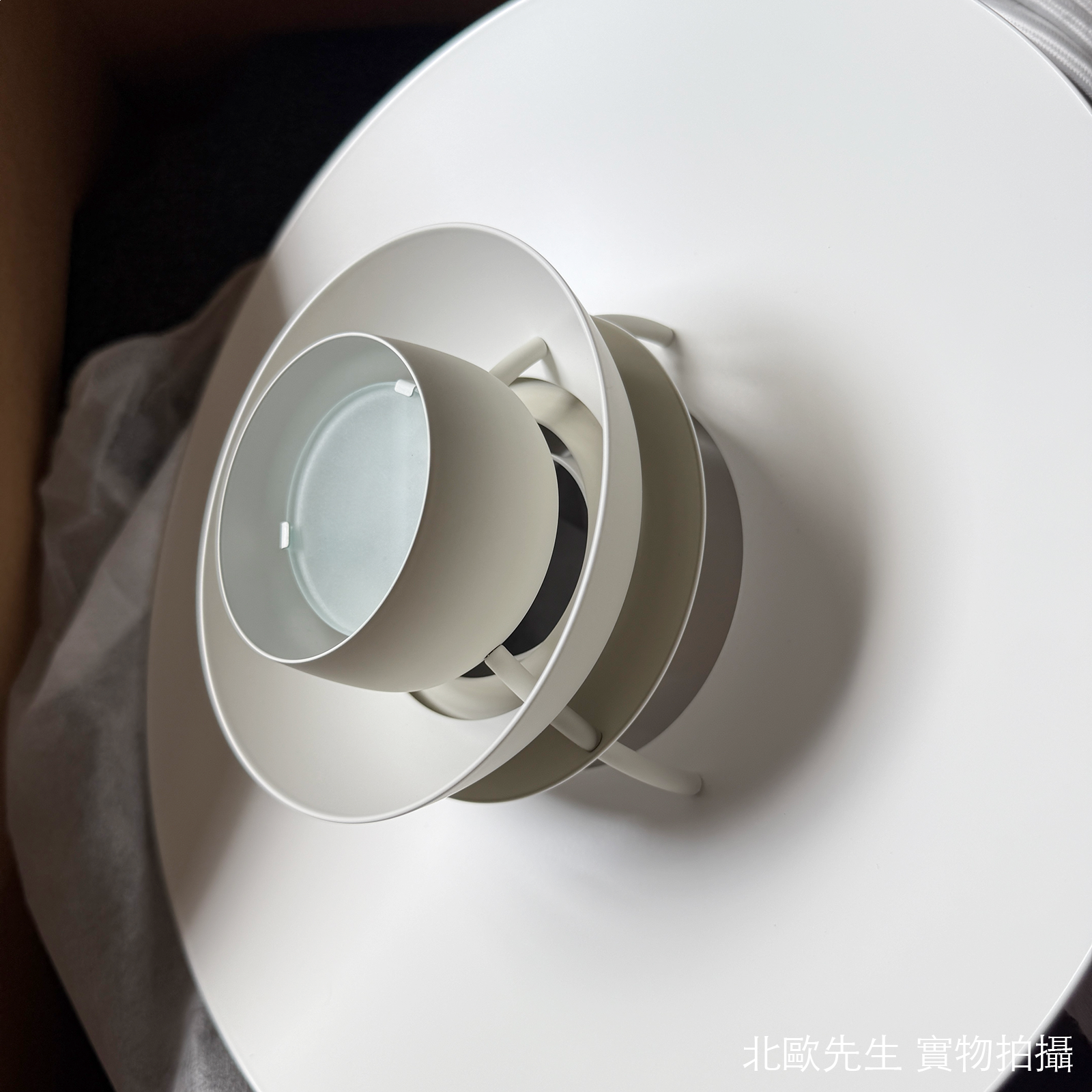 Louis Poulsen PH 5 Mini Suspension Lamp in Monochrome Colour 保羅漢寧森系列 四層次吊燈 小尺寸 - 純色系列 30 cm