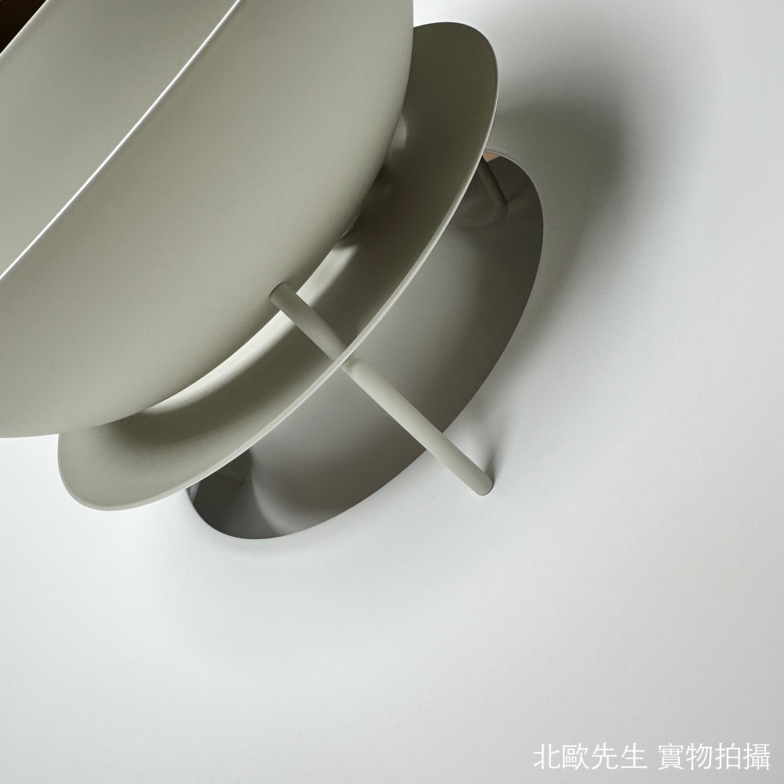 Louis Poulsen PH 5 Suspension Lamp in Monochrome Colour 保羅漢寧森系列 四層次吊燈 - 純色系列 50 cm