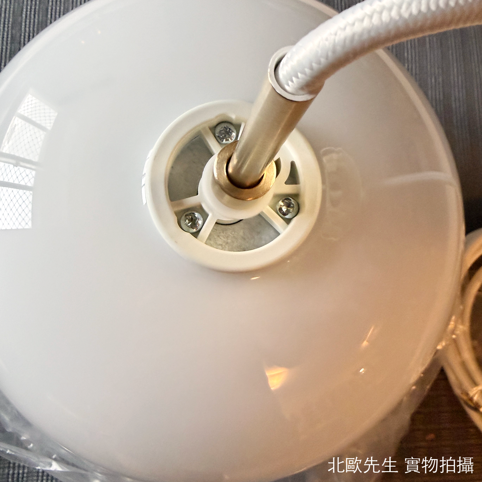 Louis Poulsen VL45 Radiohus Pendant 維爾勒經典系列 白色球型 玻璃吊燈