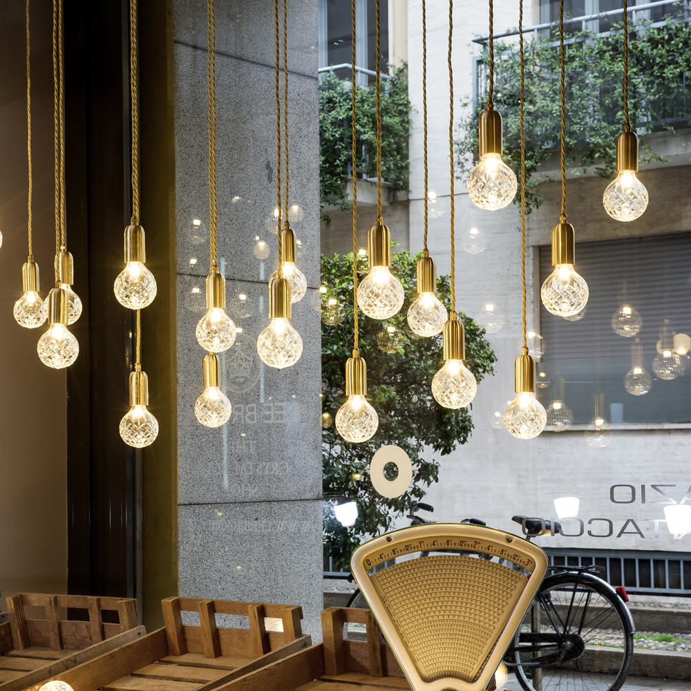 Lee Broom Crystal Bulb & Pendant Brushed Brass 水晶雕花系列 圓球吊燈 - 黃銅色