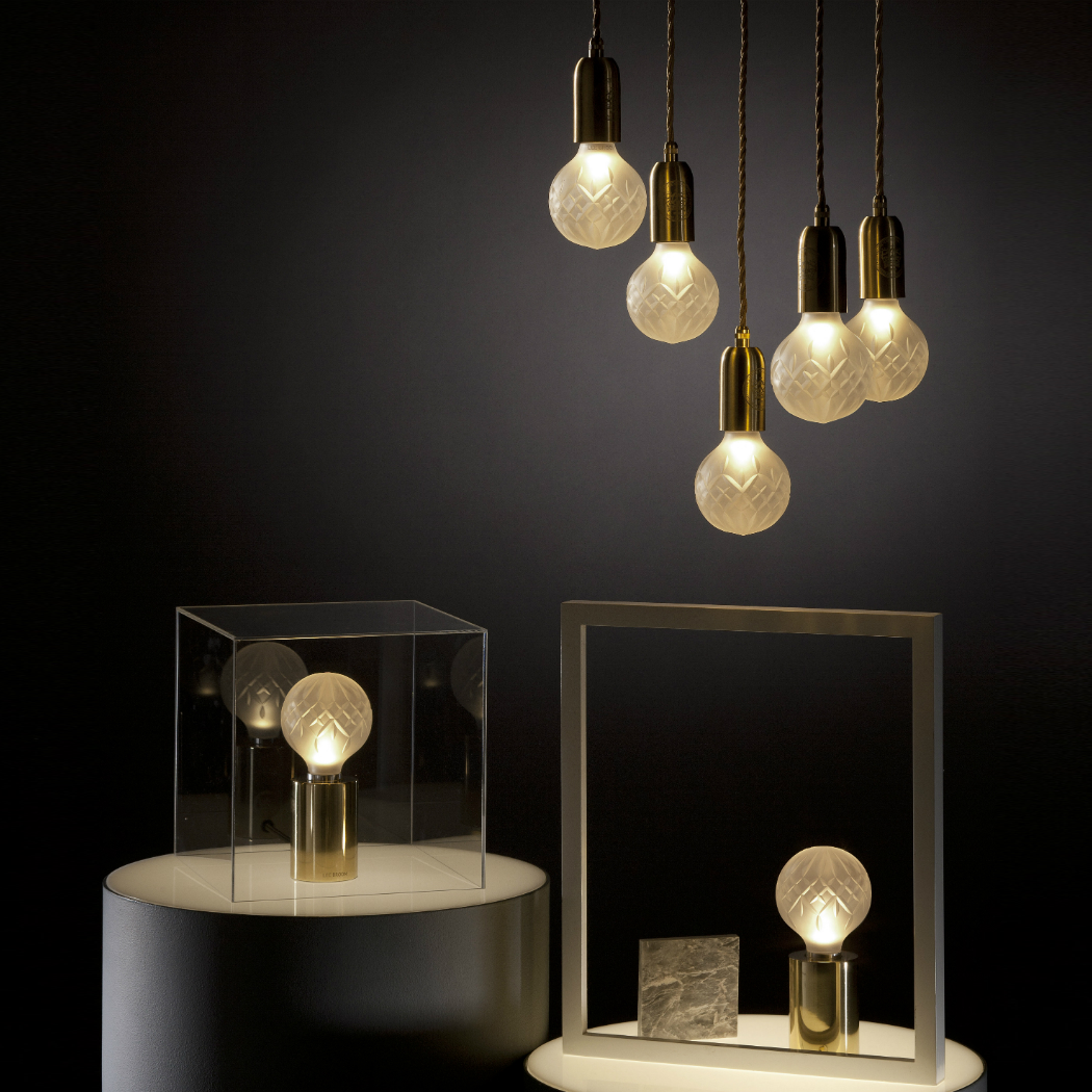 Lee Broom Crystal Bulb & Pendant Brushed Brass 水晶雕花系列 圓球吊燈 - 黃銅色