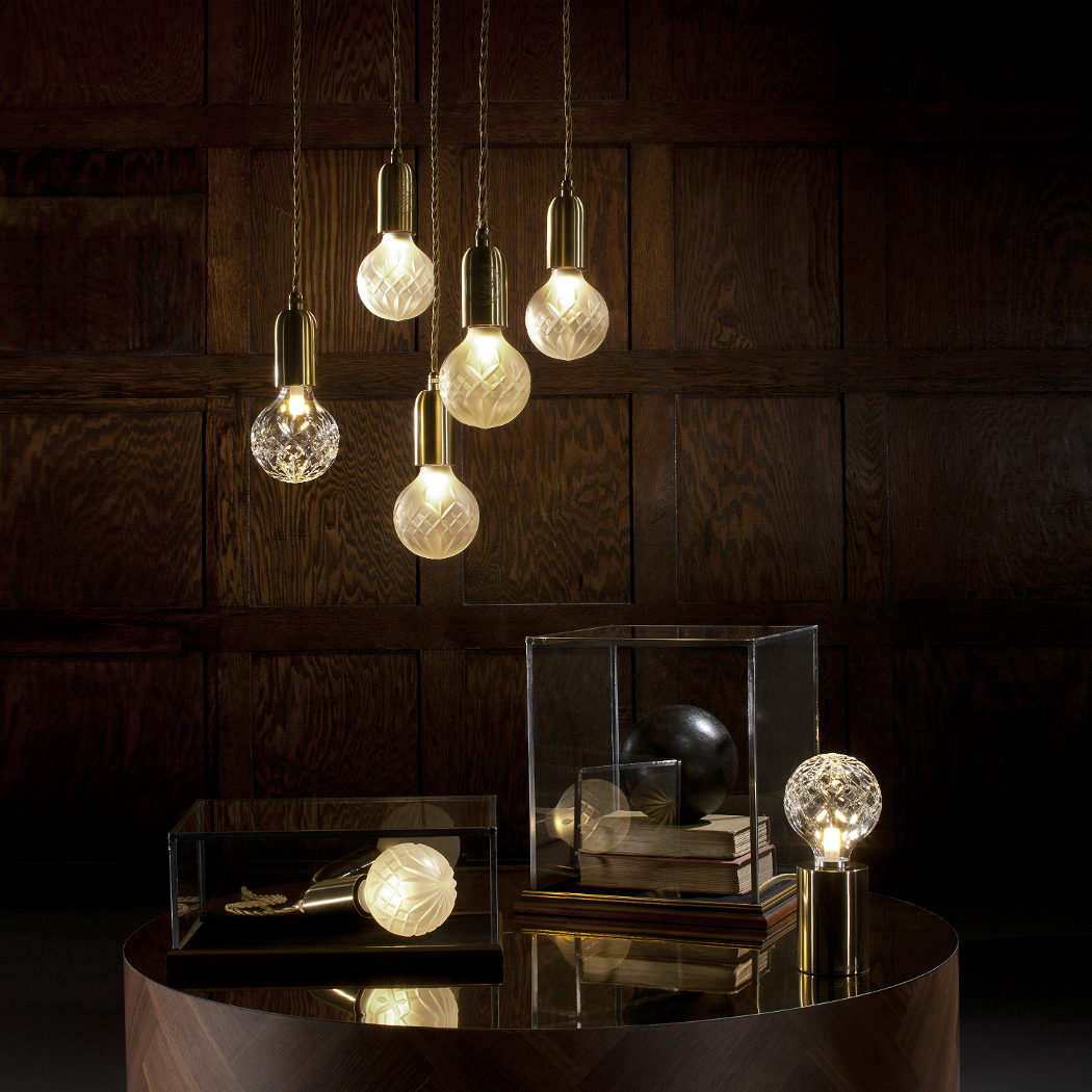 Lee Broom Crystal Bulb & Pendant Brushed Brass 水晶雕花系列 圓球吊燈 - 黃銅色
